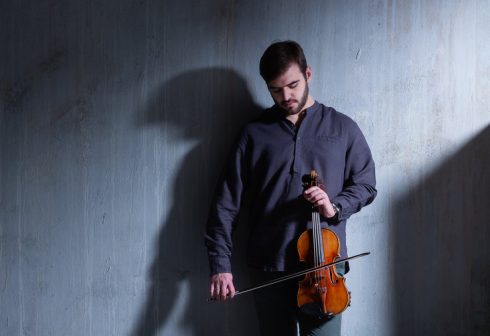 Alessandro Bonato e Gennaio Cardaropoli protagonisti della ripresa della stagione dei Pomeriggi Musicali 2025-2026 “Sèntiti pàrte”