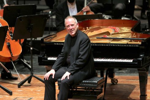 Pianoforte concertatore: Alexander Lonquich, pianoforte: Martina Meola