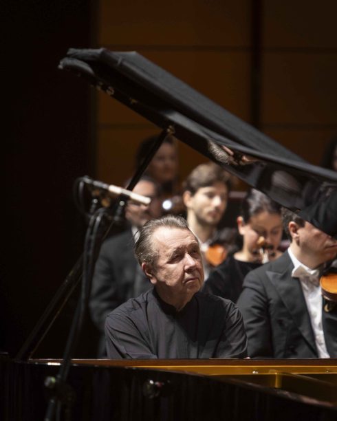 Direttore: Ryan McAdams, pianoforte: Mikhail Pletnëv