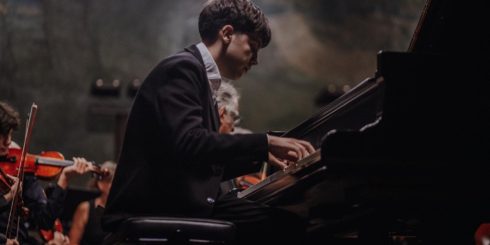 Direttore: Alessandro Cadario, pianoforti: Valentina Gabrieli, Loris Bonetti