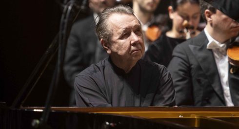 Direttore: Ryan McAdams, pianoforte: Mikhail Pletnëv