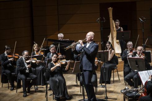 Federico Mondelci: il sassofono tra Puccini, Aznavour e Nino Rota